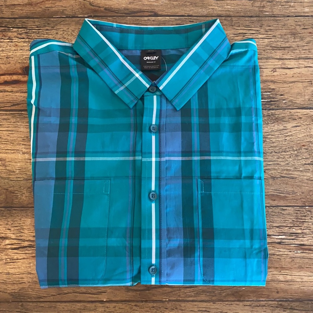 BNWT Oakley Teal Regular Fit S/L Button Down Shirt